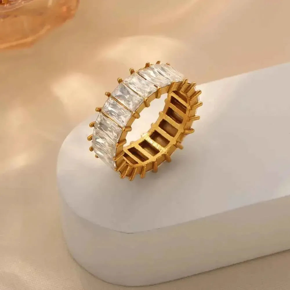 Shiny Zircon Ring – Durable Modern Jewelry