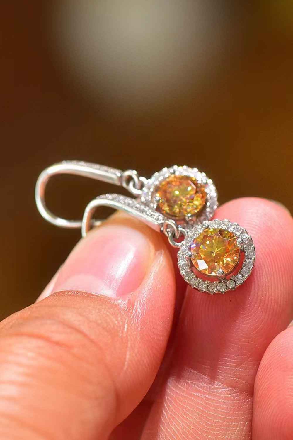 Drop-Dead Dazzling: 2 Carat Sparkle