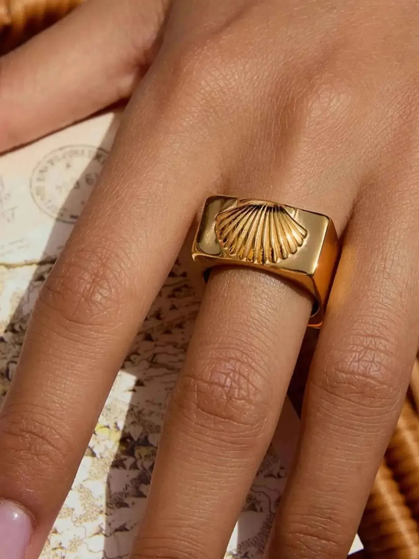 Vintage Shell Signet Ring with Soul