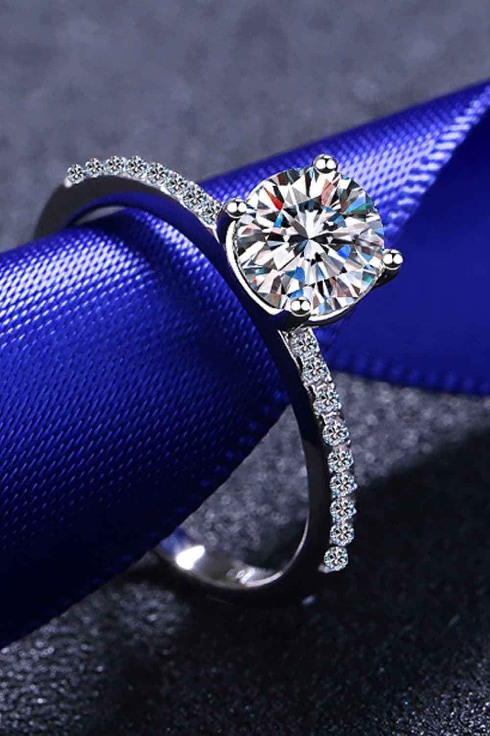 Luxury Moissanite Promise Ring Gift