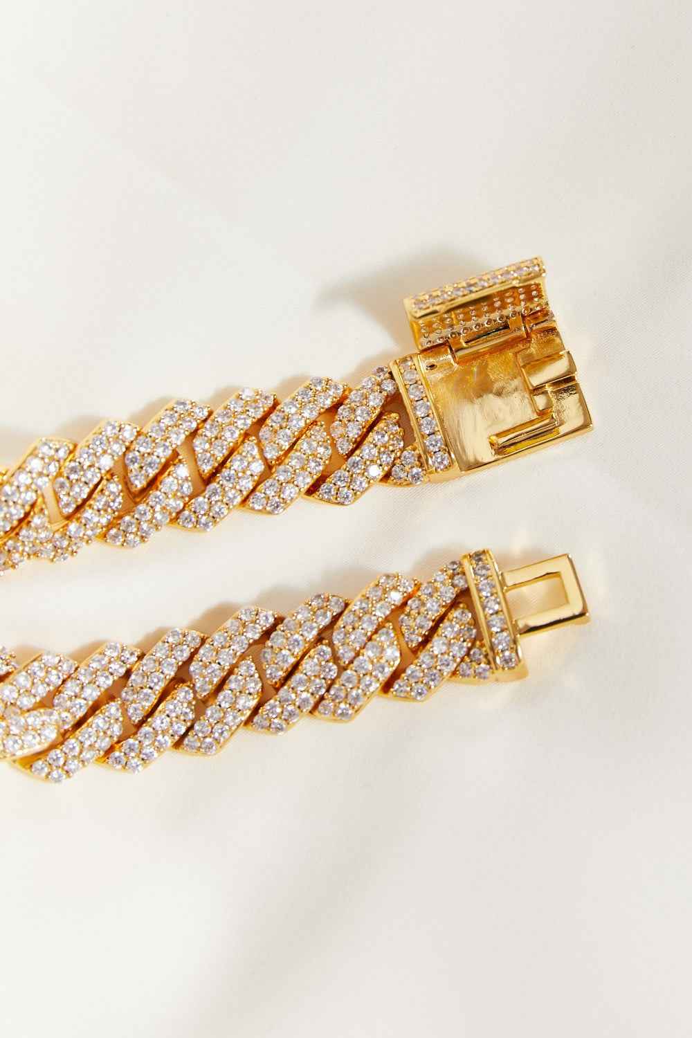 Elegant Zircon-Inlaid Wrist Chain