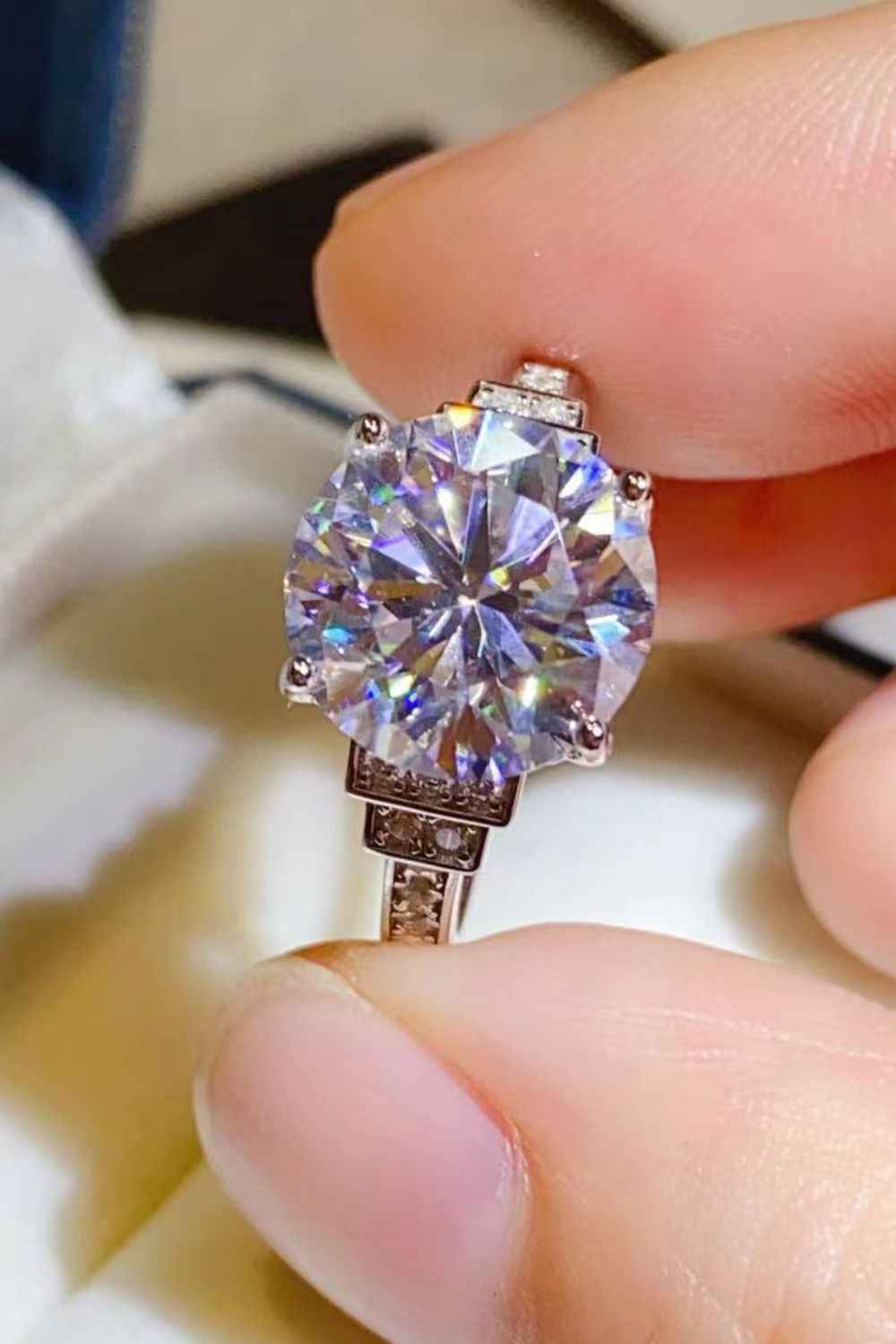 Big Sparkle Ring – 925 Silver Elegance