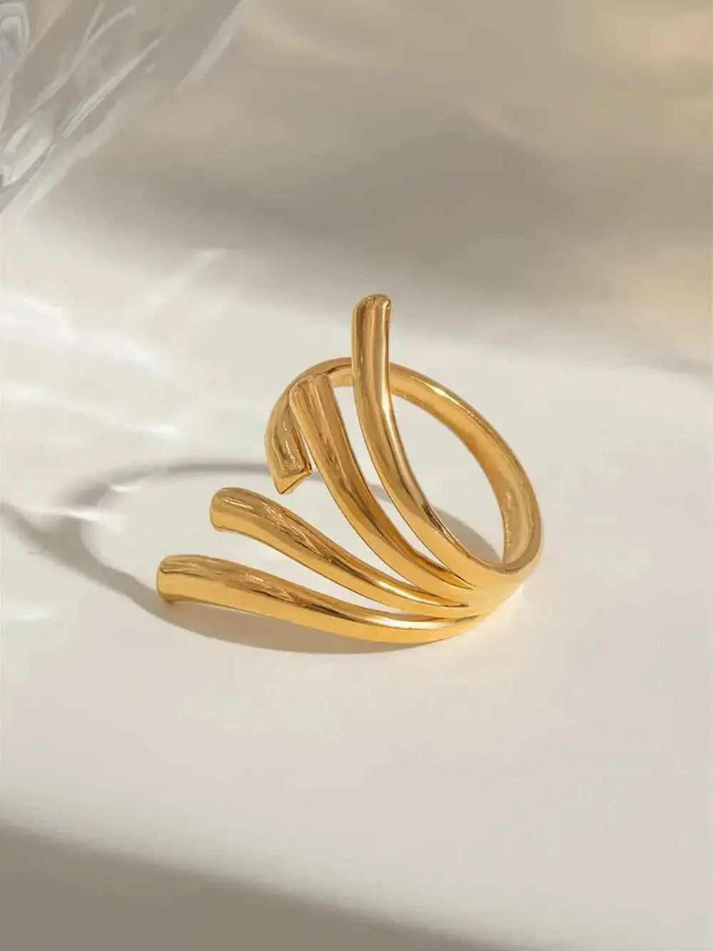 18K Gold Open Ring – Artistic & Bold