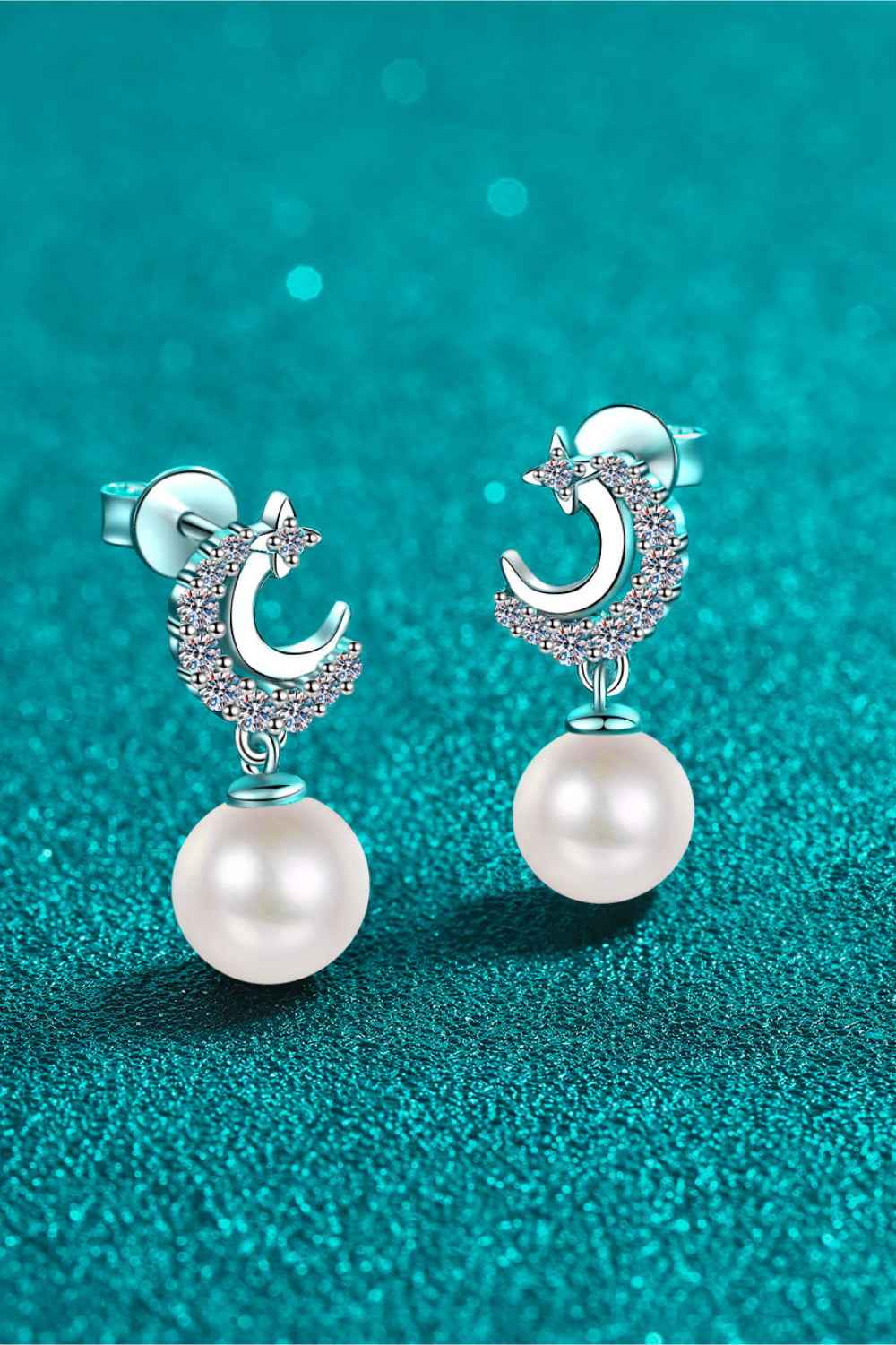Sophisticated Sparkle in Every Drop
