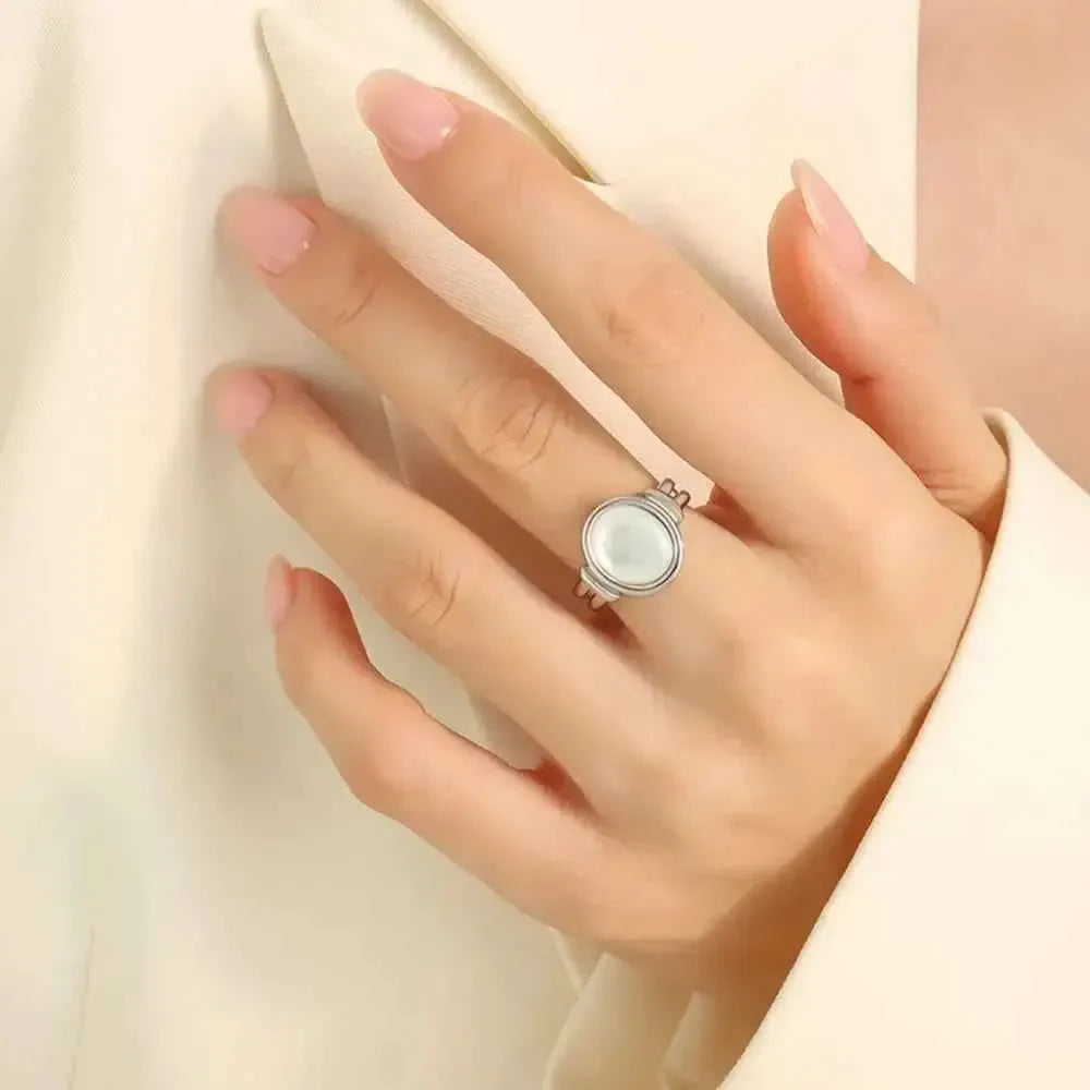 White Shell Ring – Titanium Steel Elegance