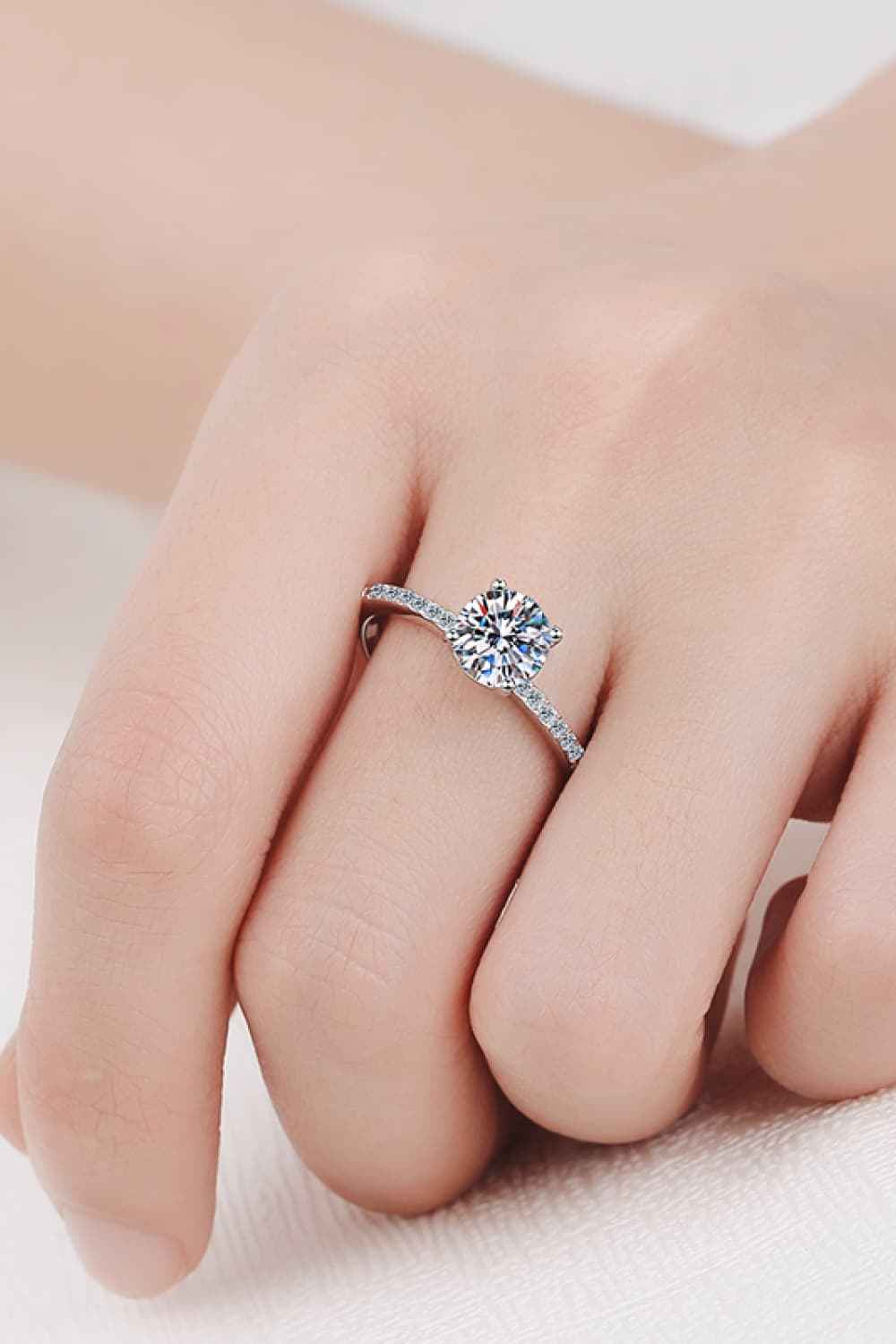 Luxury Moissanite Promise Ring Gift