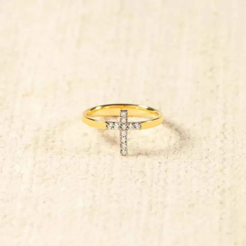 Silver Cross Ring – Zircon & Faith Elegance