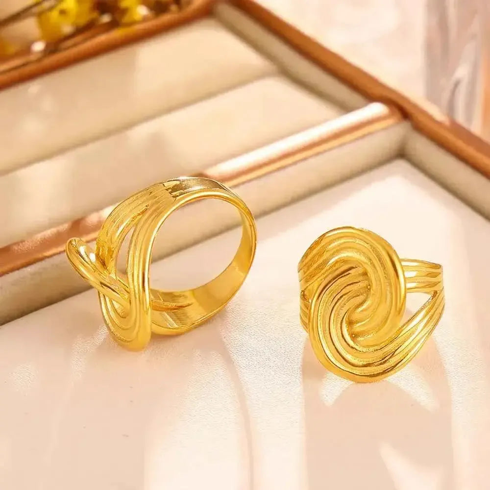 Twisted Gold Ring – Elegant Everyday Style