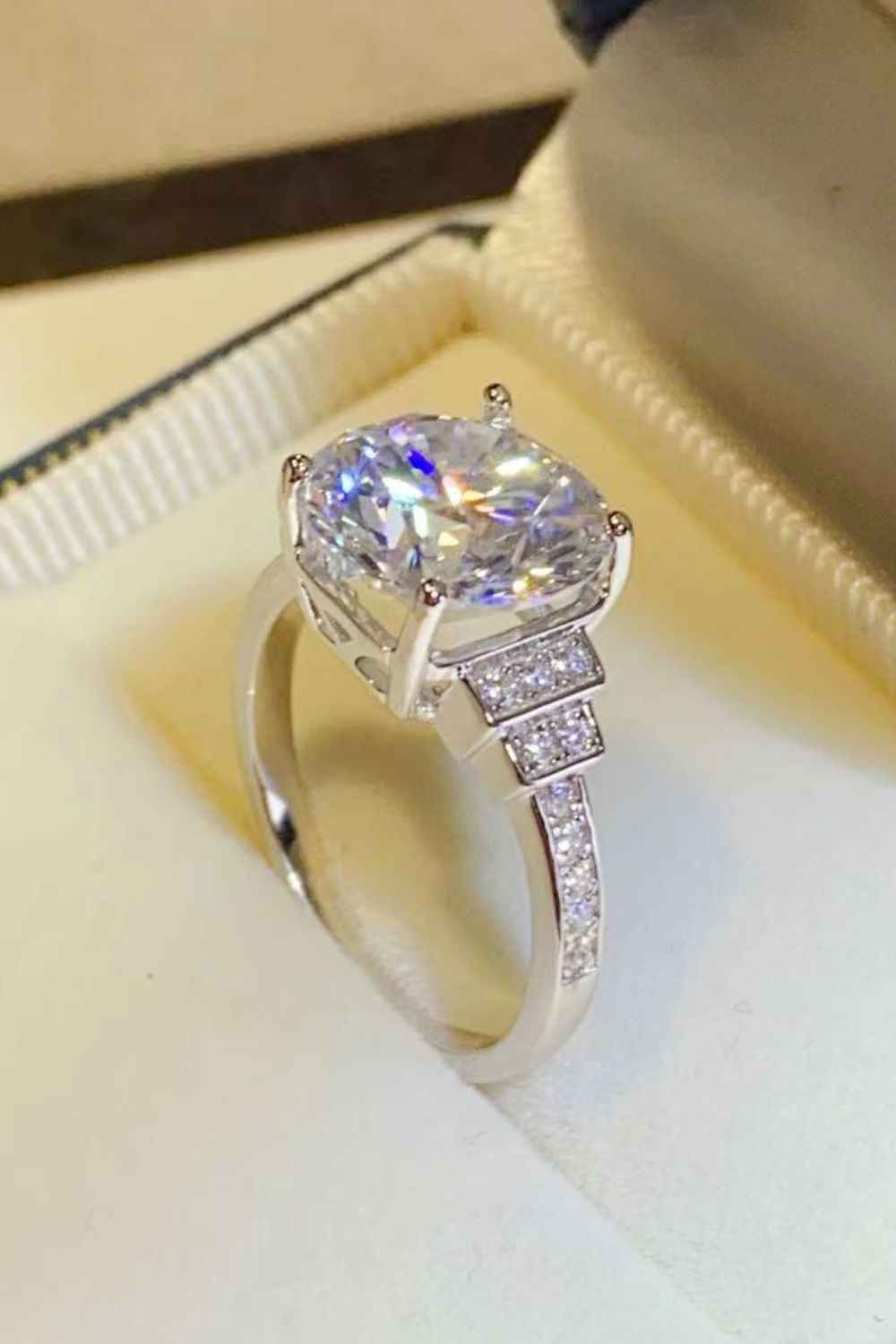 Big Sparkle Ring – 925 Silver Elegance