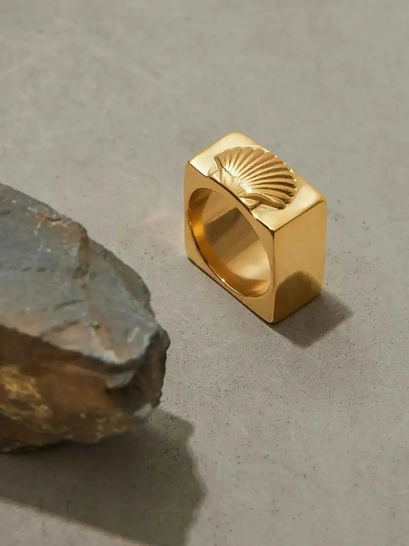 Vintage Shell Signet Ring with Soul