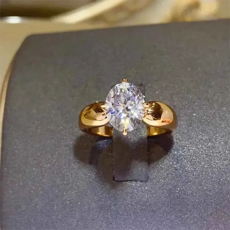 2 Carat Moissanite Ring – Elegant Sterling Silver