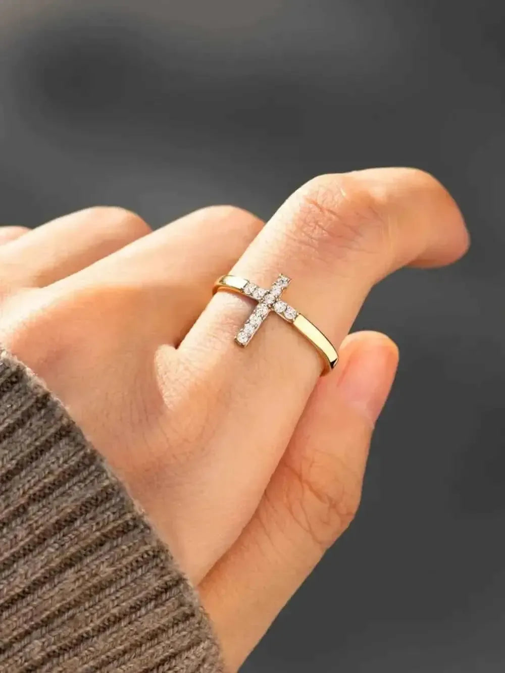 Silver Cross Ring – Zircon & Faith Elegance