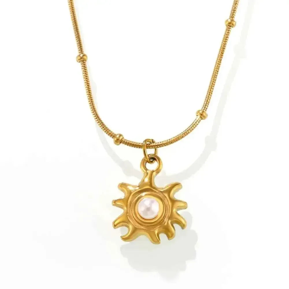 Shell Pearl Drop Necklace in 18K Gold