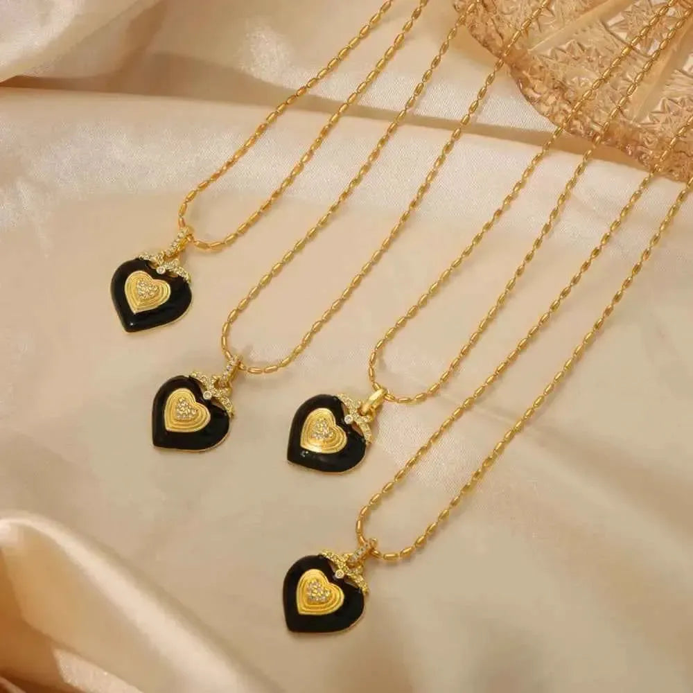 Elegant Heart Pendant Necklace Gold