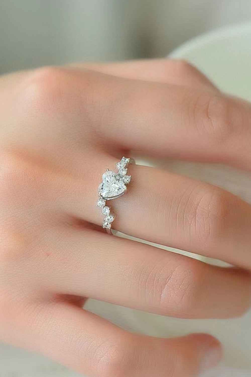 Elegant Heart Ring – 1 Carat Shine