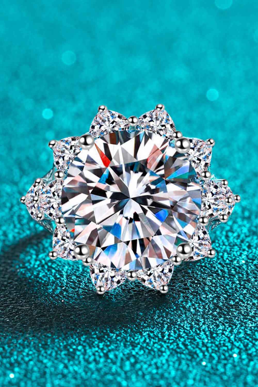 10 Carat Dazzling Flower Shape Jewelry