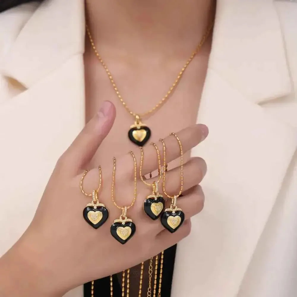 Elegant Heart Pendant Necklace Gold