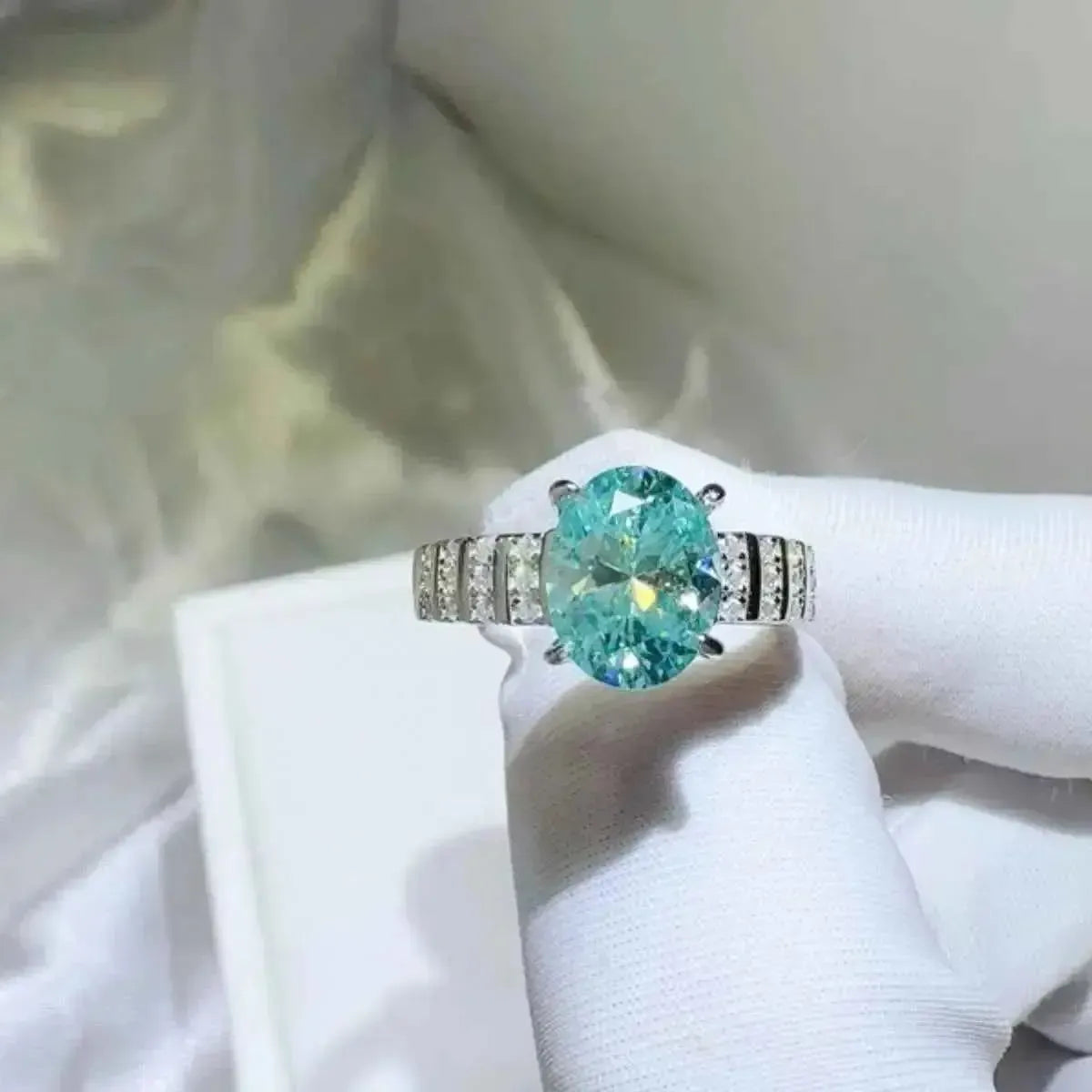 2 Carat Moissanite Ring – Sterling Silver Sparkle