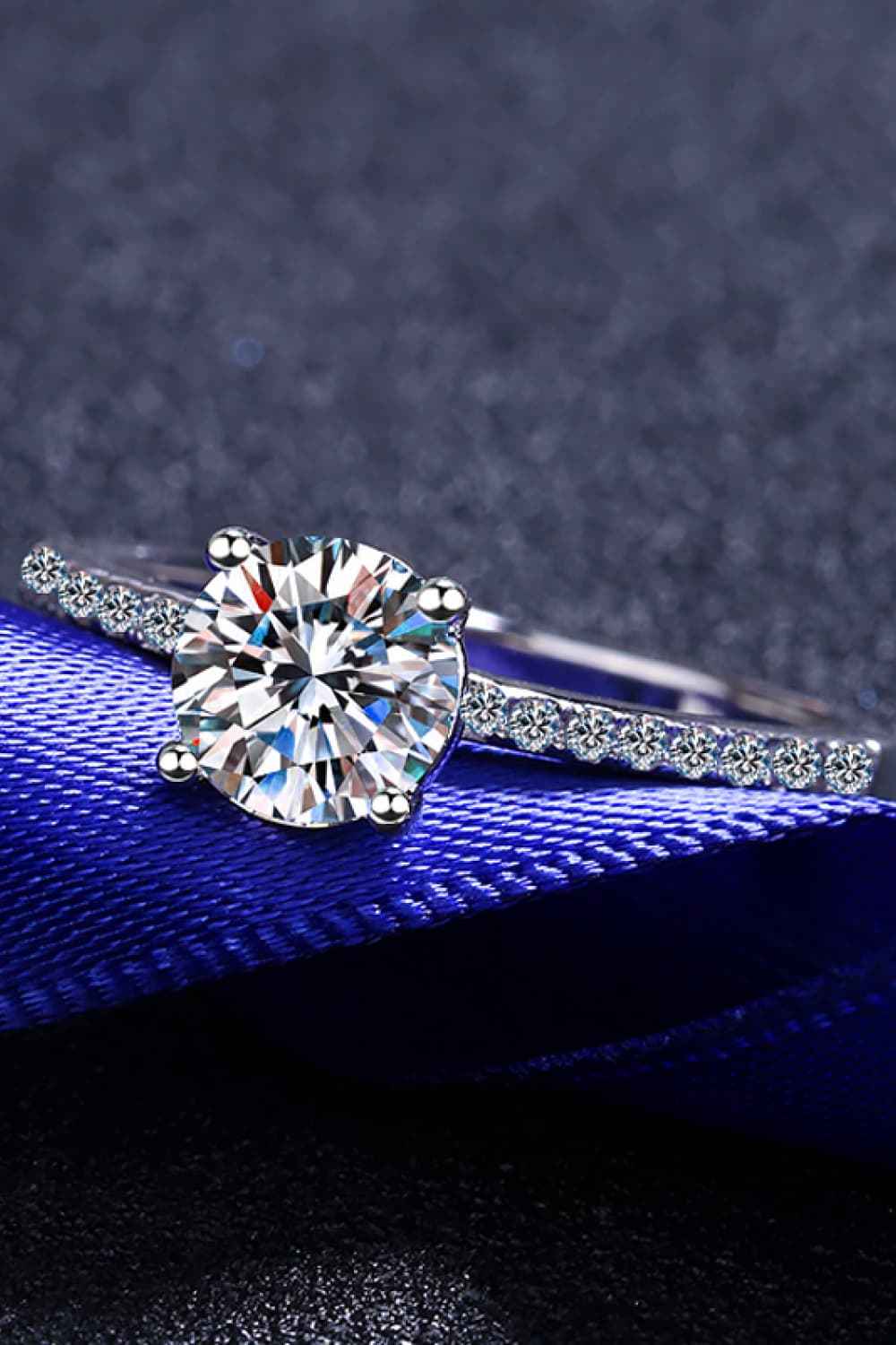 Luxury Moissanite Promise Ring Gift