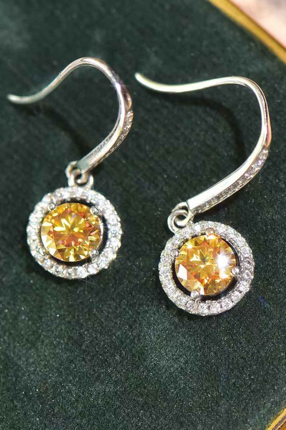 Drop-Dead Dazzling: 2 Carat Sparkle
