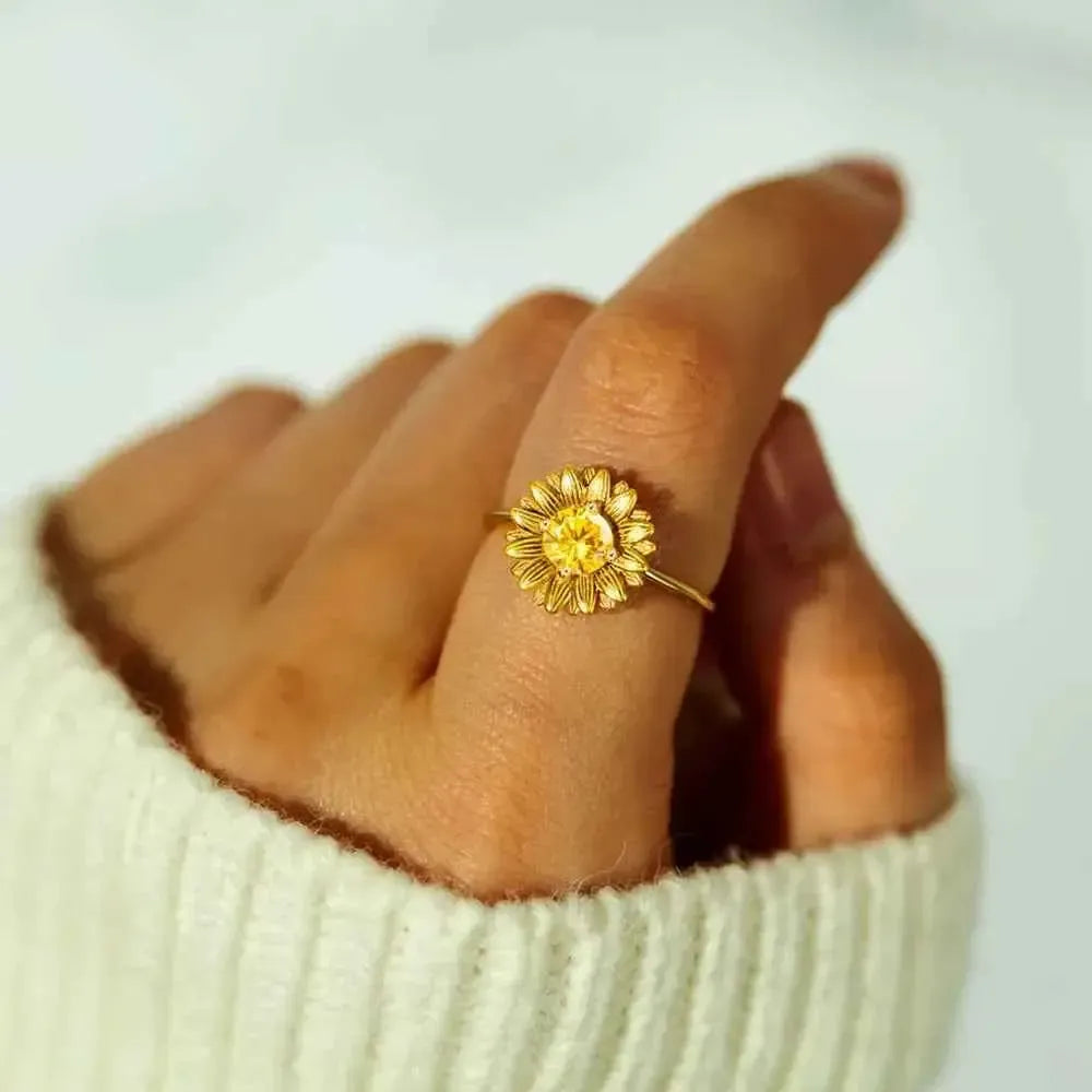925 Silver Ring – Sunflower Inspired Sparkle