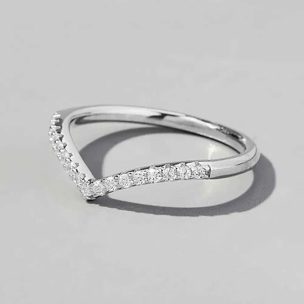 V Shape Ring – 925 Silver Zircon