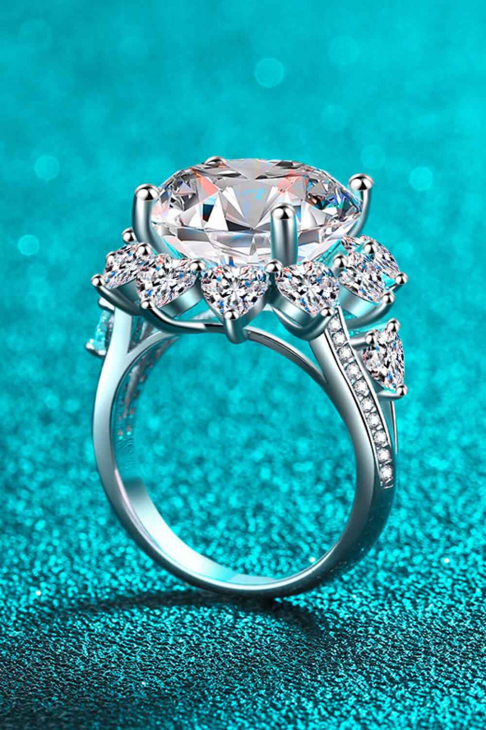 10 Carat Dazzling Flower Shape Jewelry