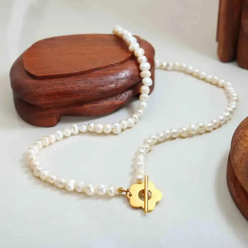 Elegant Flower Pearl Titanium Steel Necklace