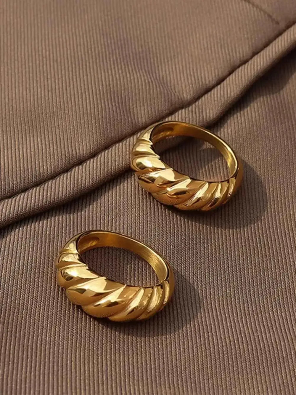 Titanium Steel Ring – Modern Ribbed Design