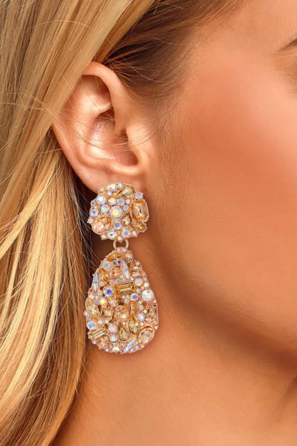 Chic Teardrops That Steal the Show