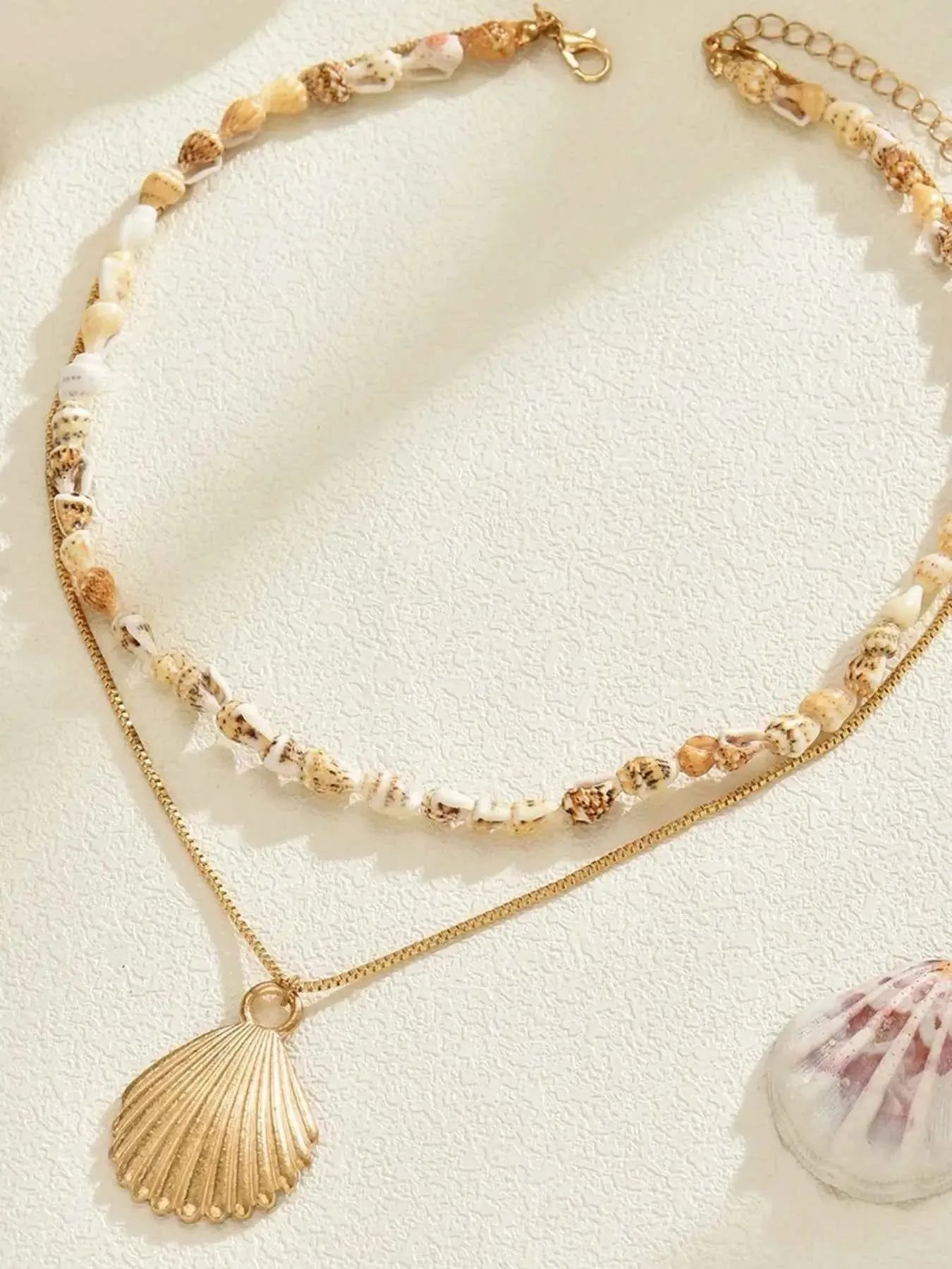 Shell Elegance – Layered 18K Gold Shell Pendant Necklace