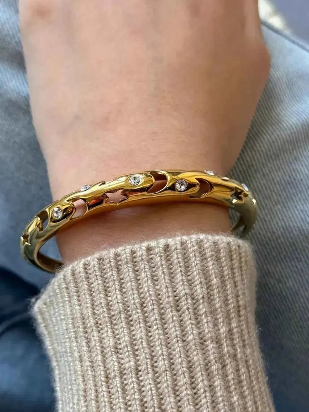Openwork Rhinestone Inlaid Gold Bangle