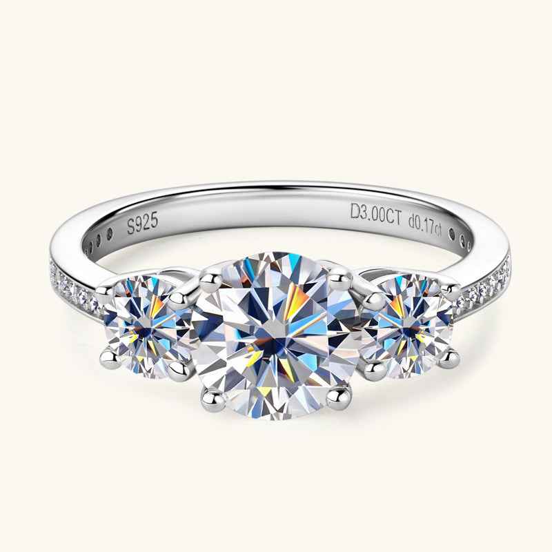 Elegant Silver Ring – 3 Carat Moissanite