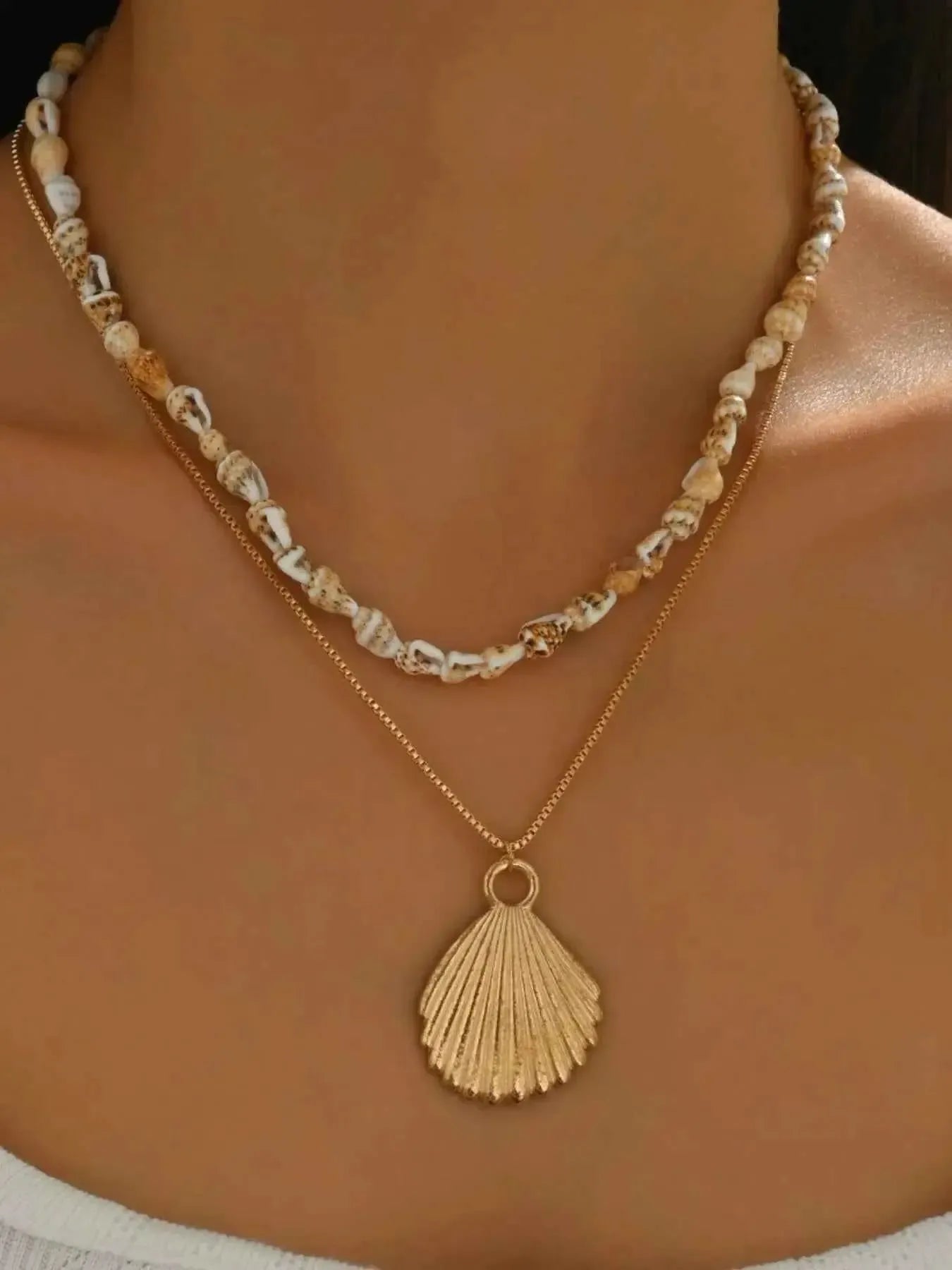 Shell Elegance – Layered 18K Gold Shell Pendant Necklace
