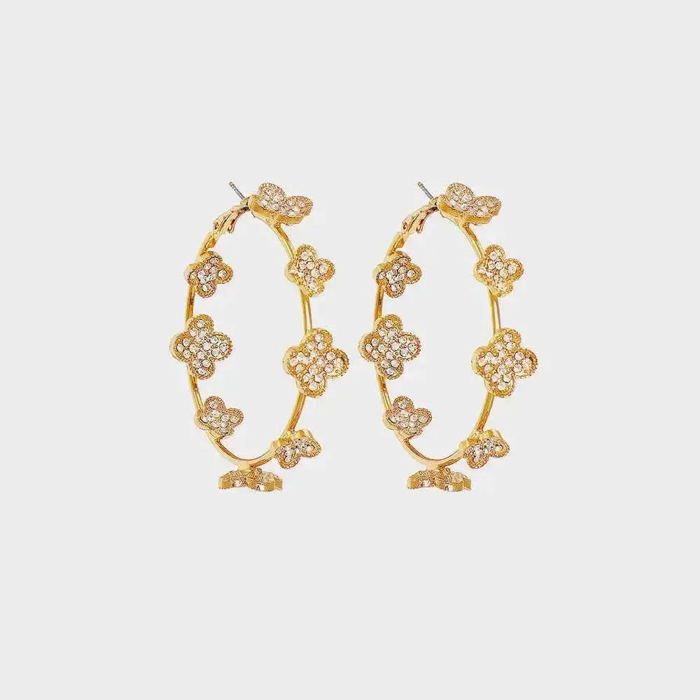 Glamorous Shine in a Chic Loop