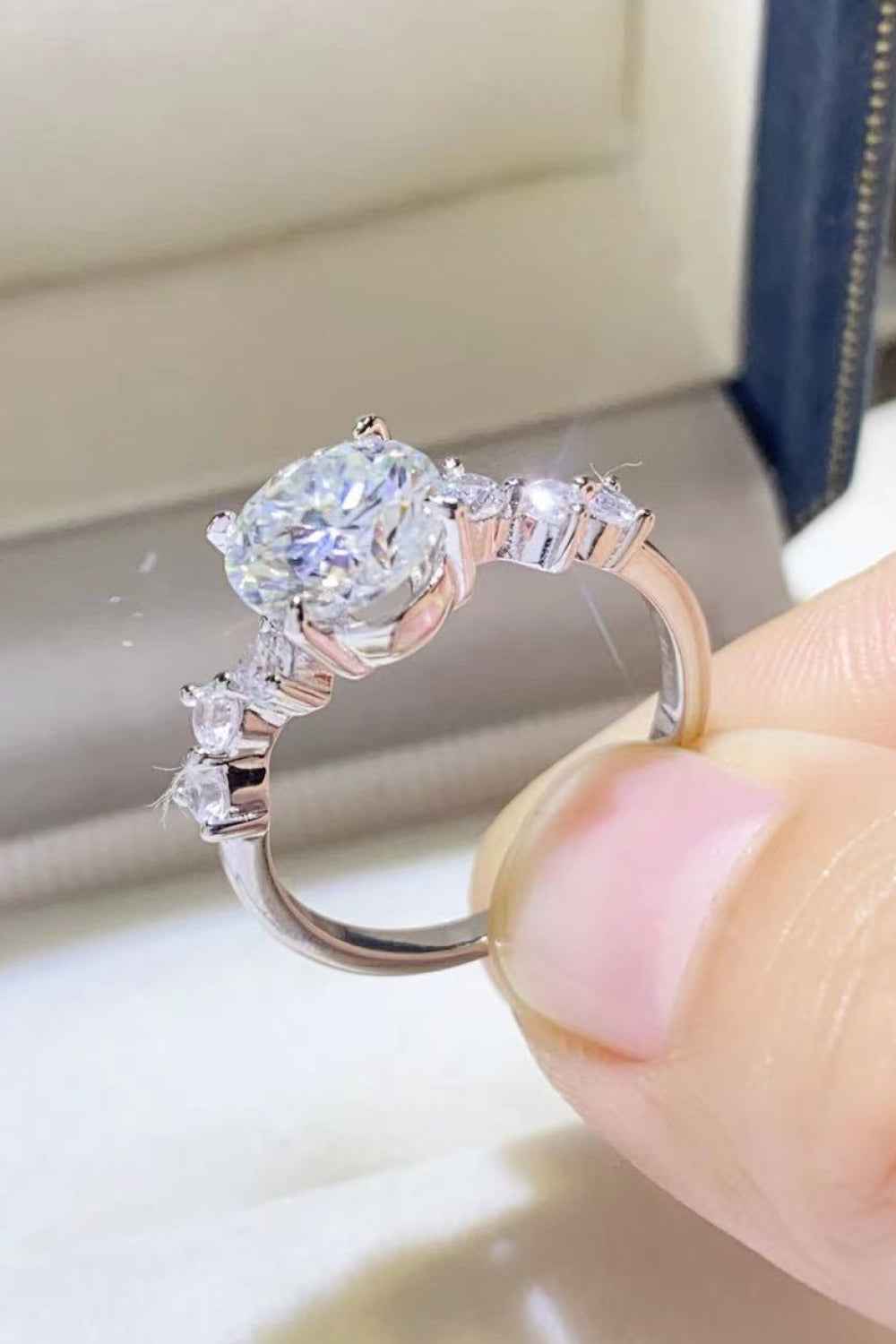 2 Carat Moissanite Ring – Timeless Sparkle