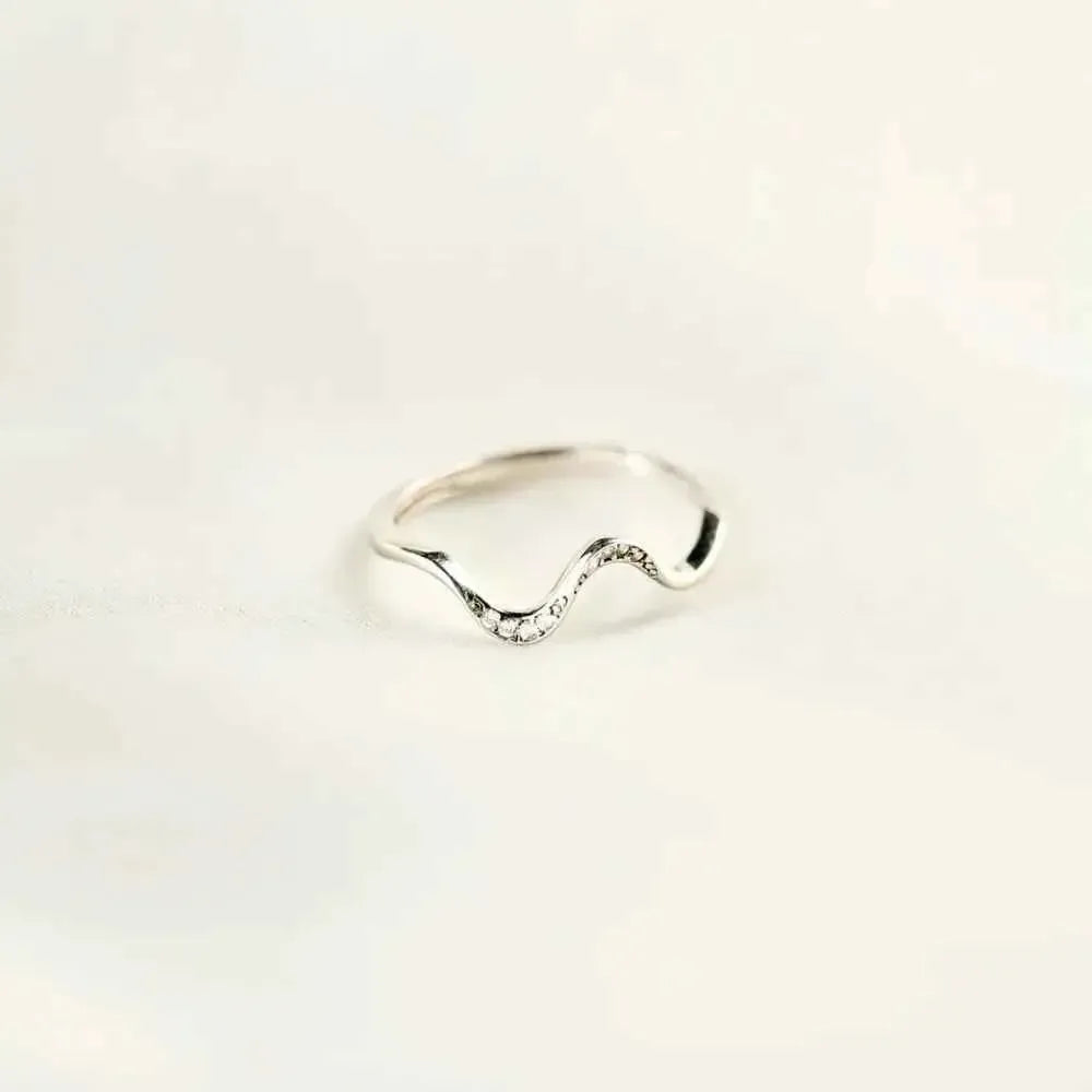 Wave Shape Ring – 925 Silver Zircon