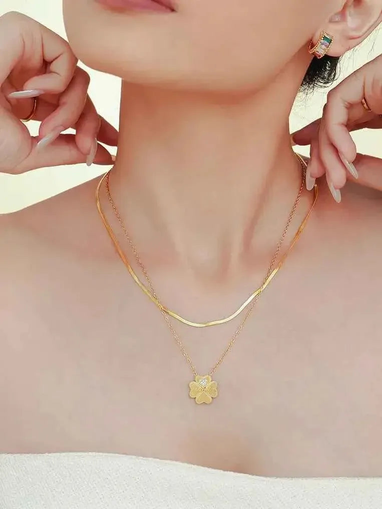 Lucky Clover Zircon Necklaces Set