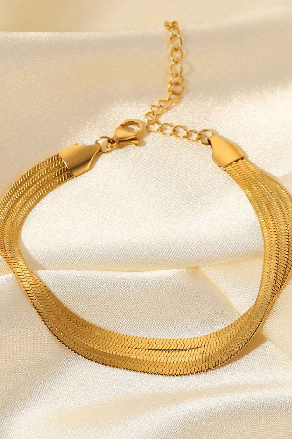Sleek 3‑Strand Snake Bracelet