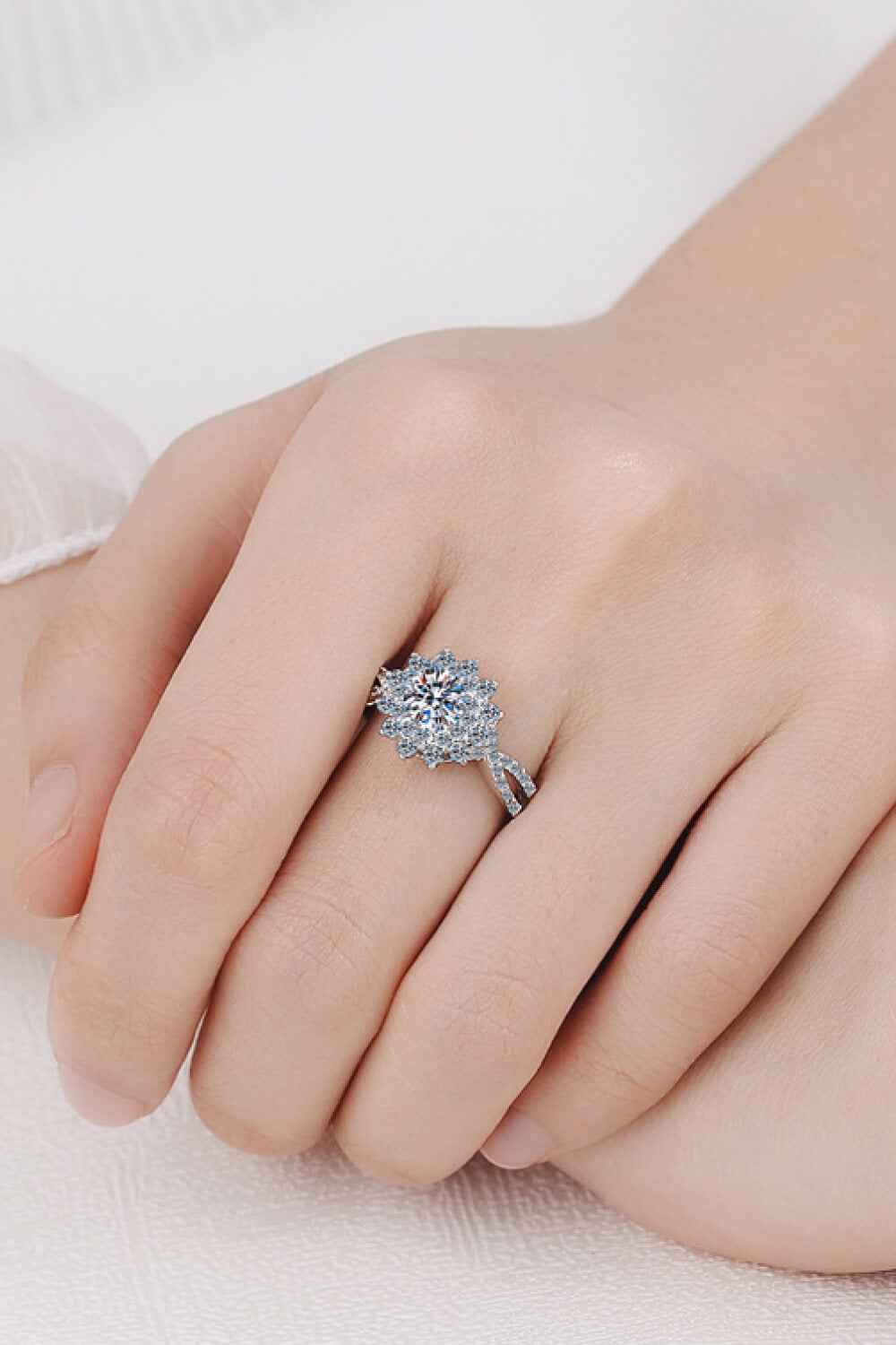 Luxury Moissanite Split Shank Jewelry