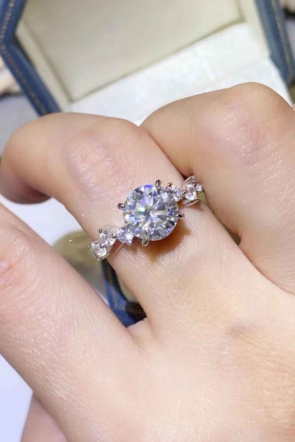 2 Carat Moissanite Ring – Timeless Sparkle