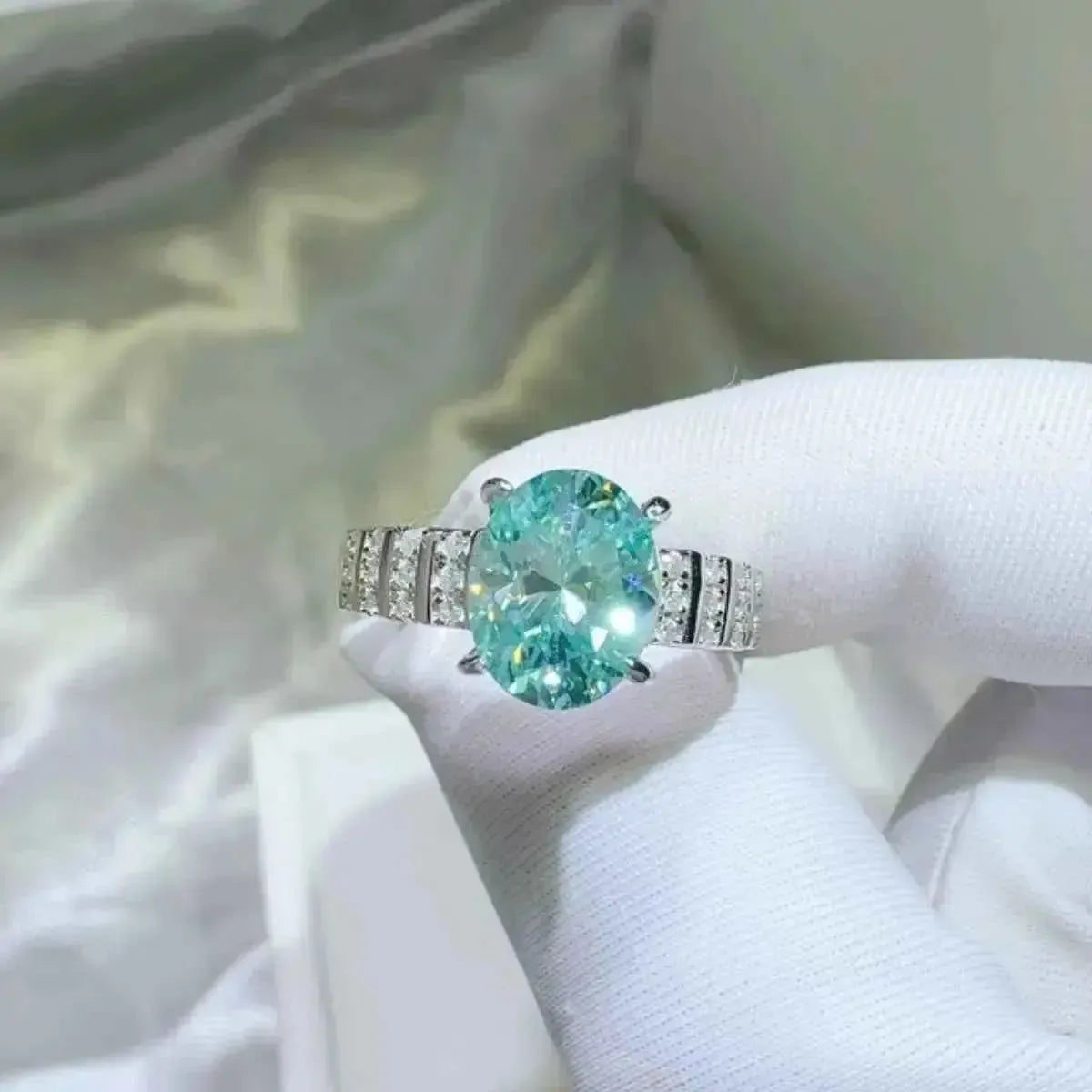 2 Carat Moissanite Ring – Sterling Silver Sparkle