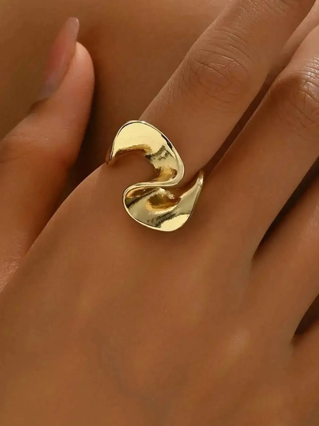 Edges of Elegance Ring – Where Geometry Meets Grace