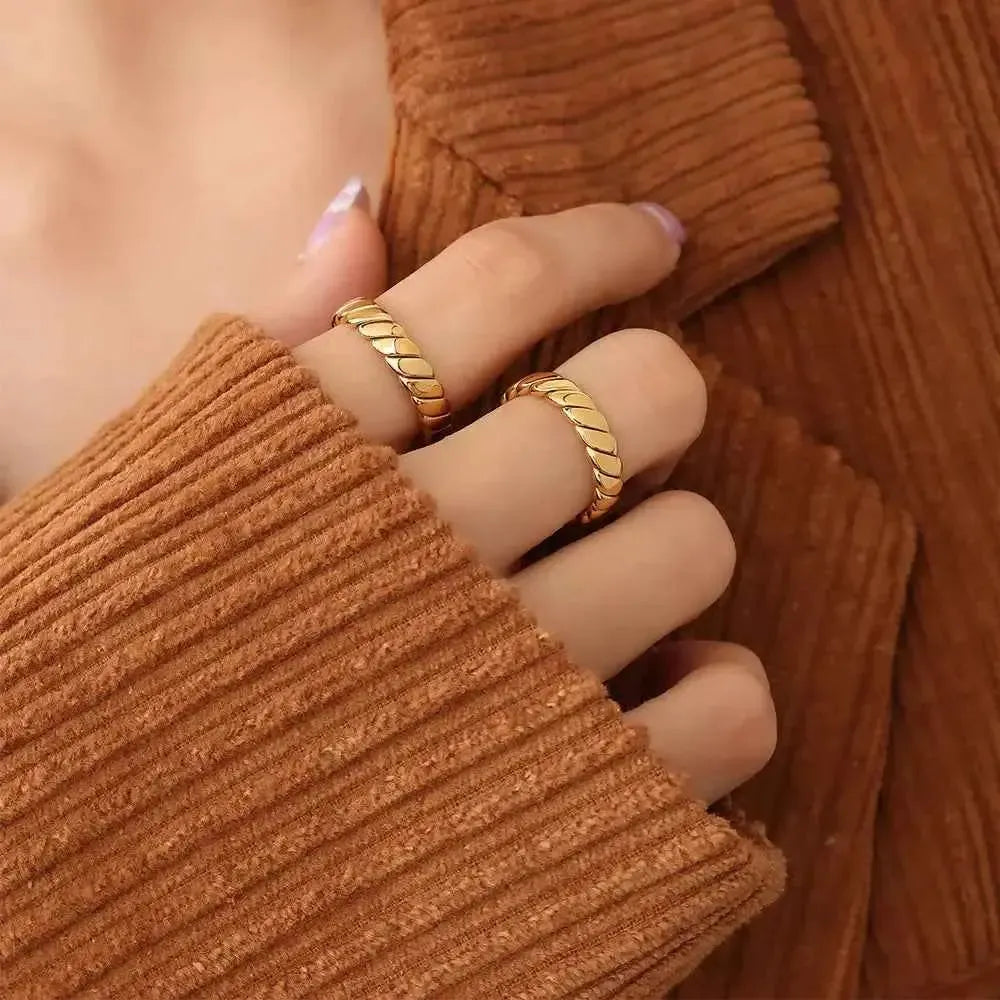 Titanium Steel Ring – Elegant Everyday Jewelry