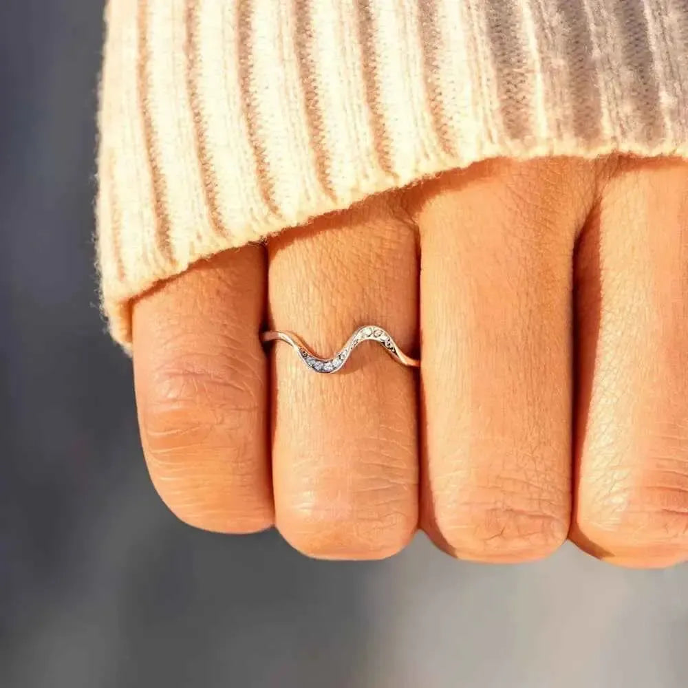 Wave Shape Ring – 925 Silver Zircon