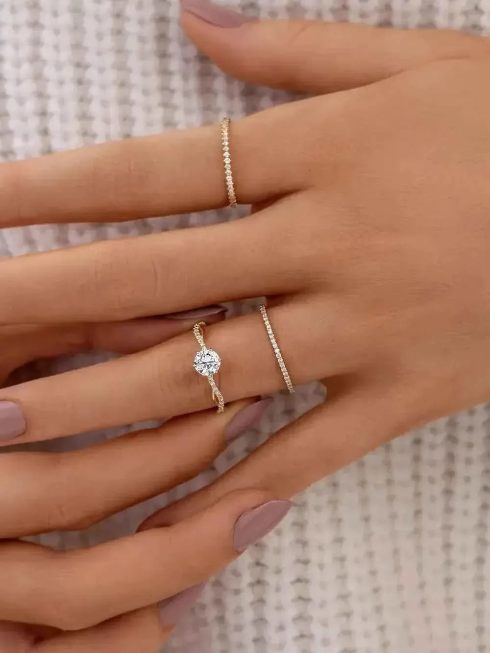Zircon Silver Ring – Dainty & Elegant