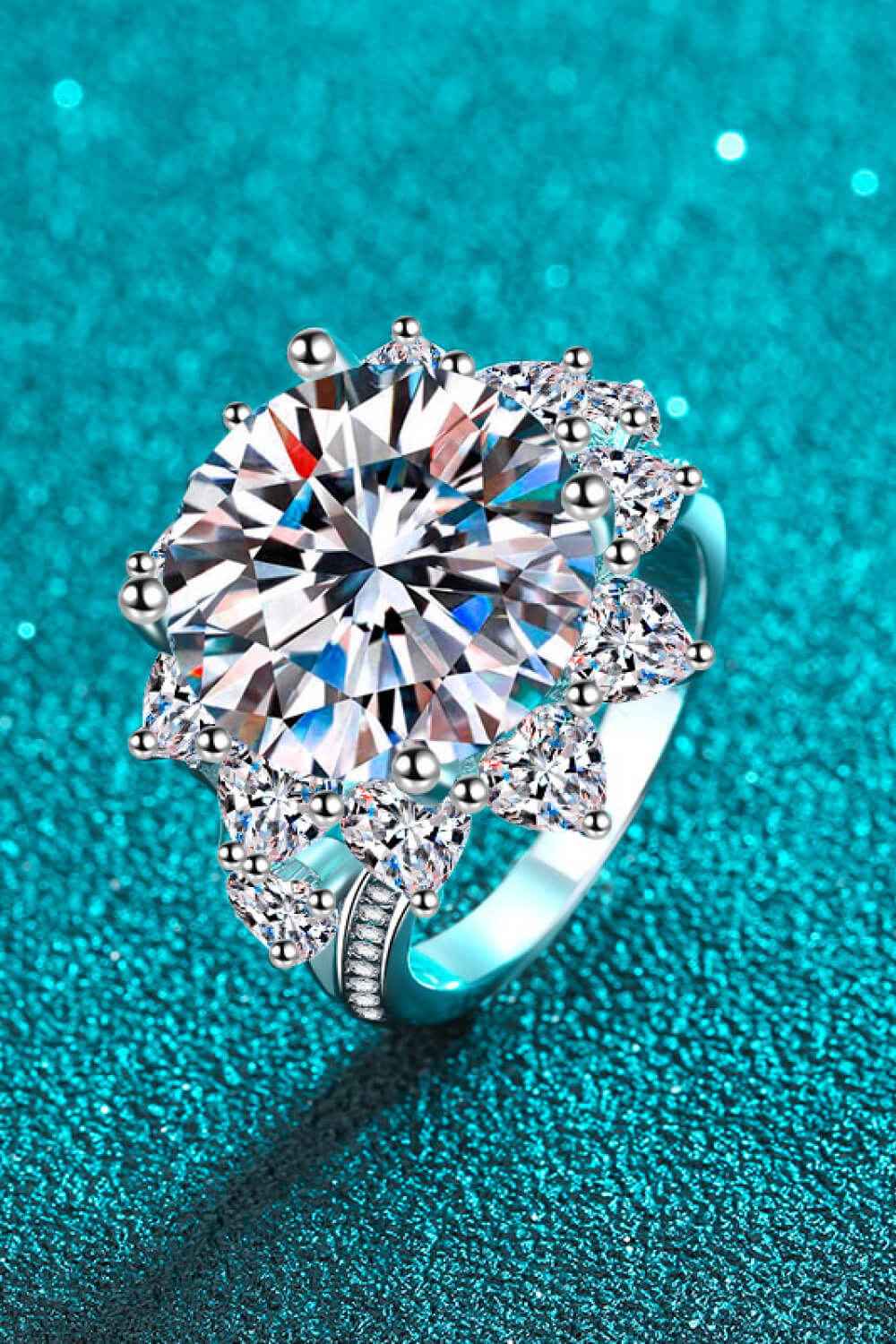 10 Carat Dazzling Flower Shape Jewelry