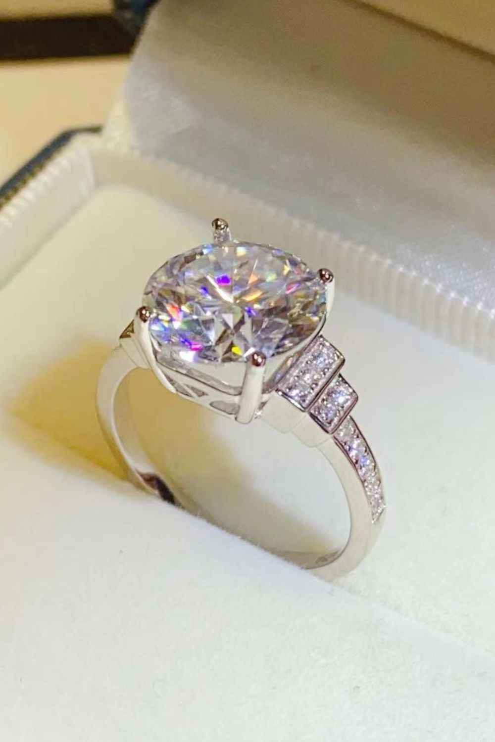 Big Sparkle Ring – 925 Silver Elegance