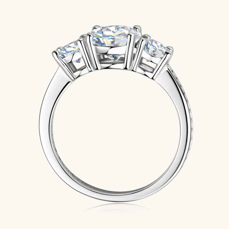 Elegant Silver Ring – 3 Carat Moissanite