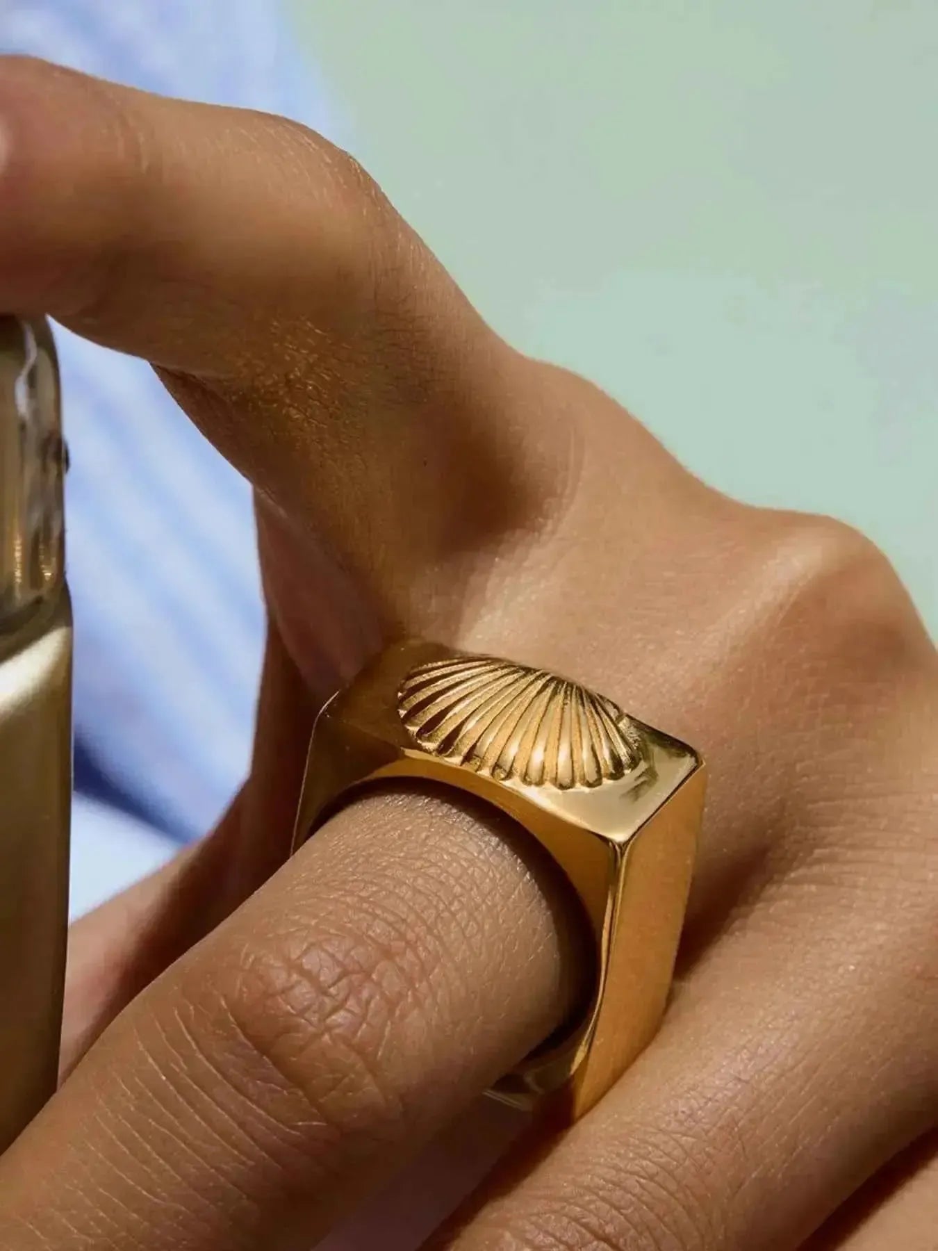 Vintage Shell Signet Ring with Soul
